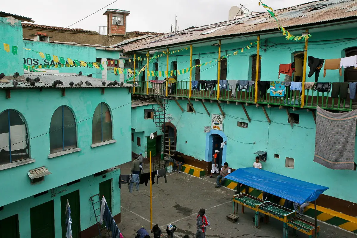 The World’s Weirdest Tourist Attraction: San Pedro Prison, La Paz
