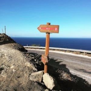 Santorini budget travel guide
