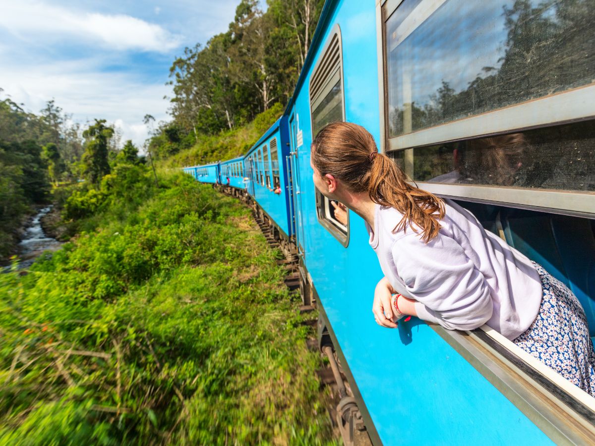 Sri Lanka train travel - Budget backpacking